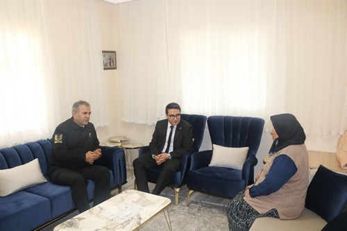 Kaymakam KORKMAZ Şehidimiz P. Er Yaşar GÖÇMEN’in Ailesini Ziyaret Etti