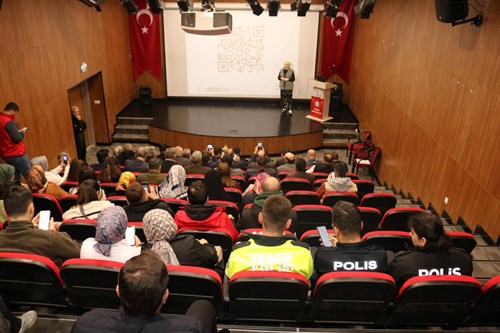 Kaymakam KORKMAZ “Bağımlılıkla Mücadele” Seminerine Katıldı