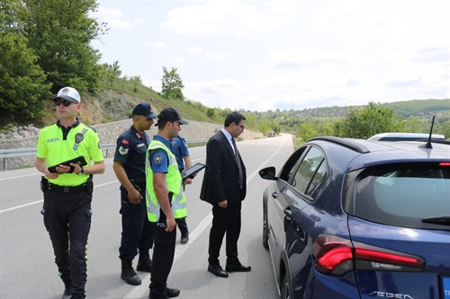 Kaymakam KORKMAZ Trafik ve Asayiş Kontrol Noktasını Ziyaret Etti