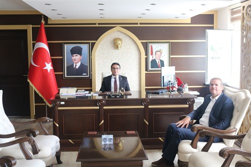 Kaymakam KORKMAZ Asarcık Haber Sahibi Mehmet AKKAYA’yı Makamında Kabul Etti